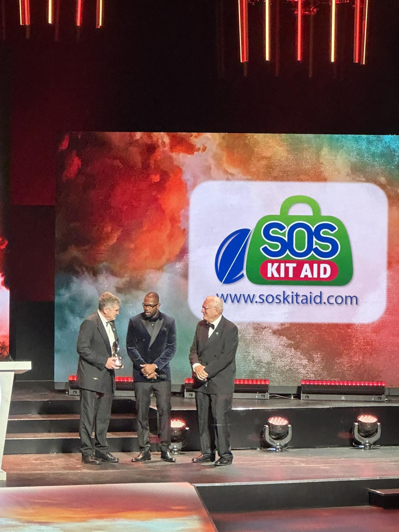SOS Kit Aid recognised for outstanding contribution in Awards Ceremony hosted by World Rugby